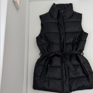 Levi's Sleek Black Quilted Vest